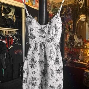 White Top w/ Black Floral Pattern by Full Tilt